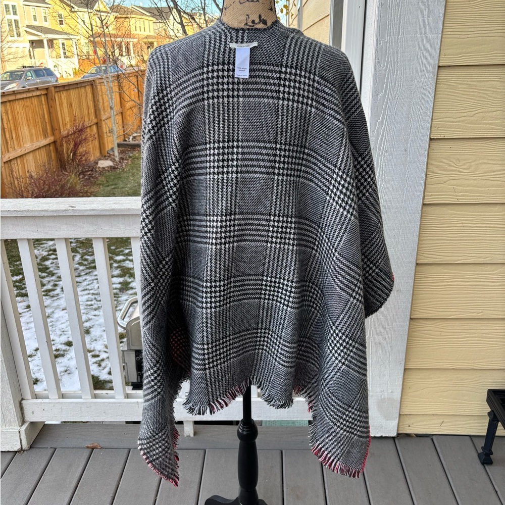 Buffalo ๐ฆฌ plaid cozy wrap! Mad for plaid! - Picture 3 of 4